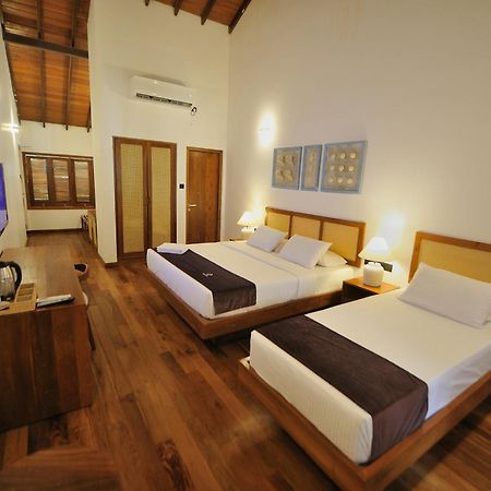 Tantalize Beach Hikkaduwa Exterior photo