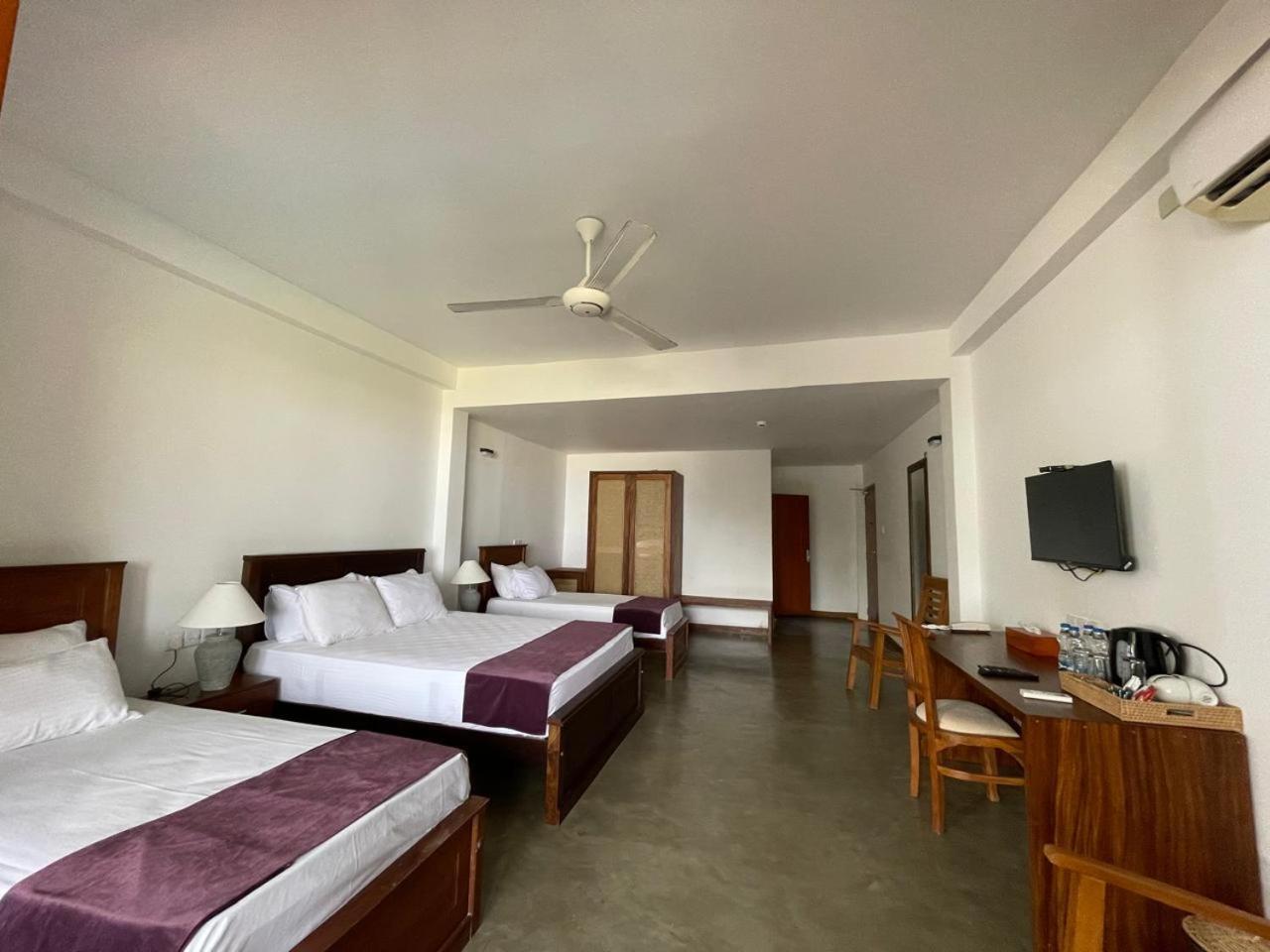 Tantalize Beach Hikkaduwa Exterior photo